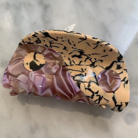 NWT 🆕 Anthropologie Marbled Yin & Yang Hair Claw Clip • Pink Multi - Picture 3 of 6